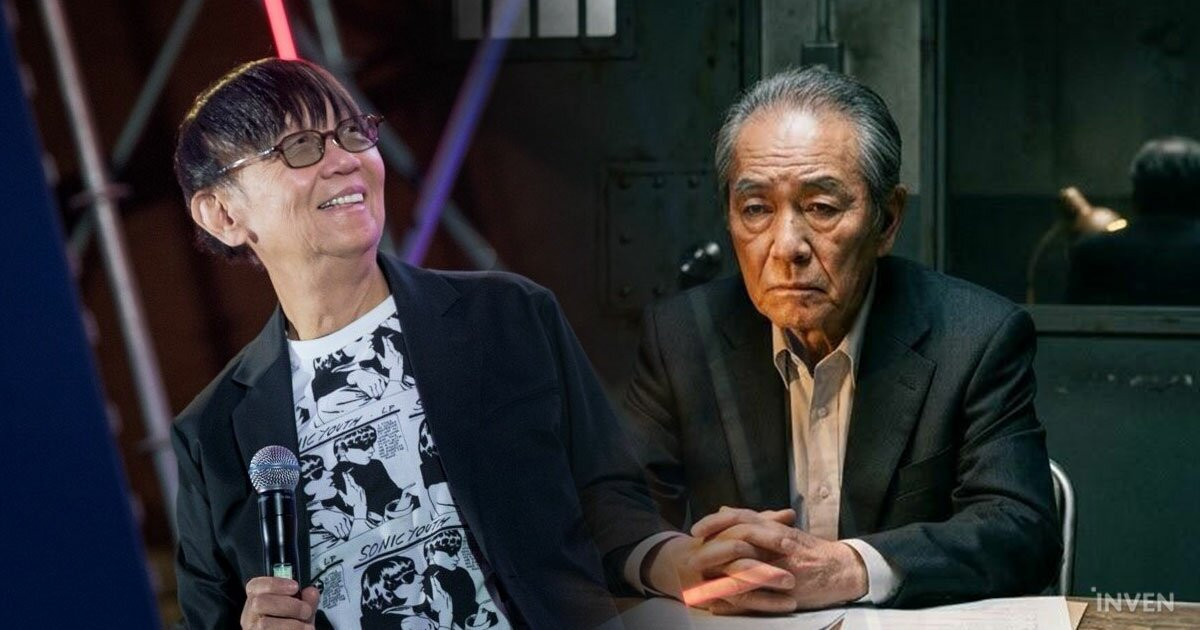 Yuji Horii speaking with a microphone next to an image of suspect Komiya in a police interrogation room